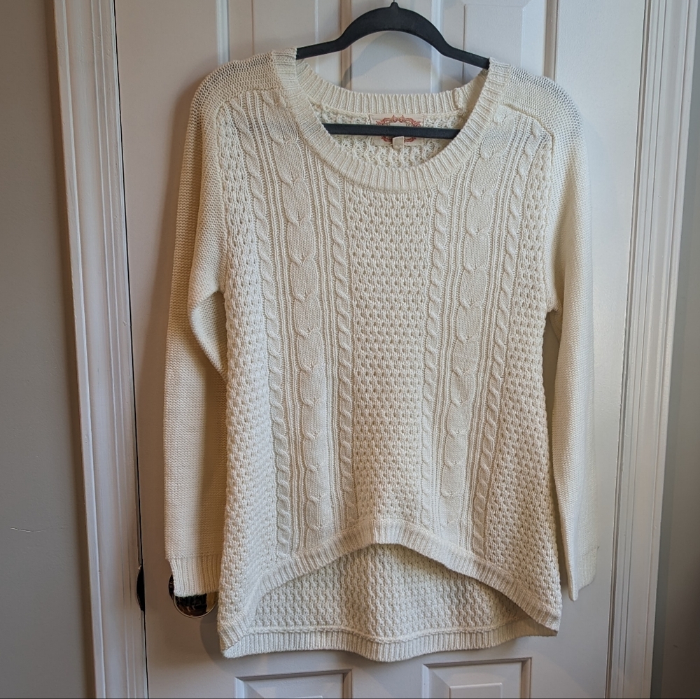 Ambiance Cable Knit Slouchy Sweater Beige Hi Low size Medium